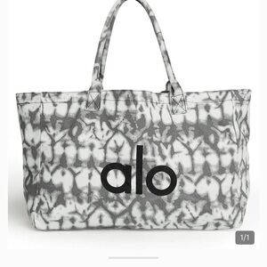 ALO Yoga Grey and White Tie-Dye Canvas Tote